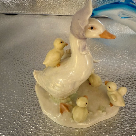 Lenox Cream Ceramic Base - Picture 4 of 7